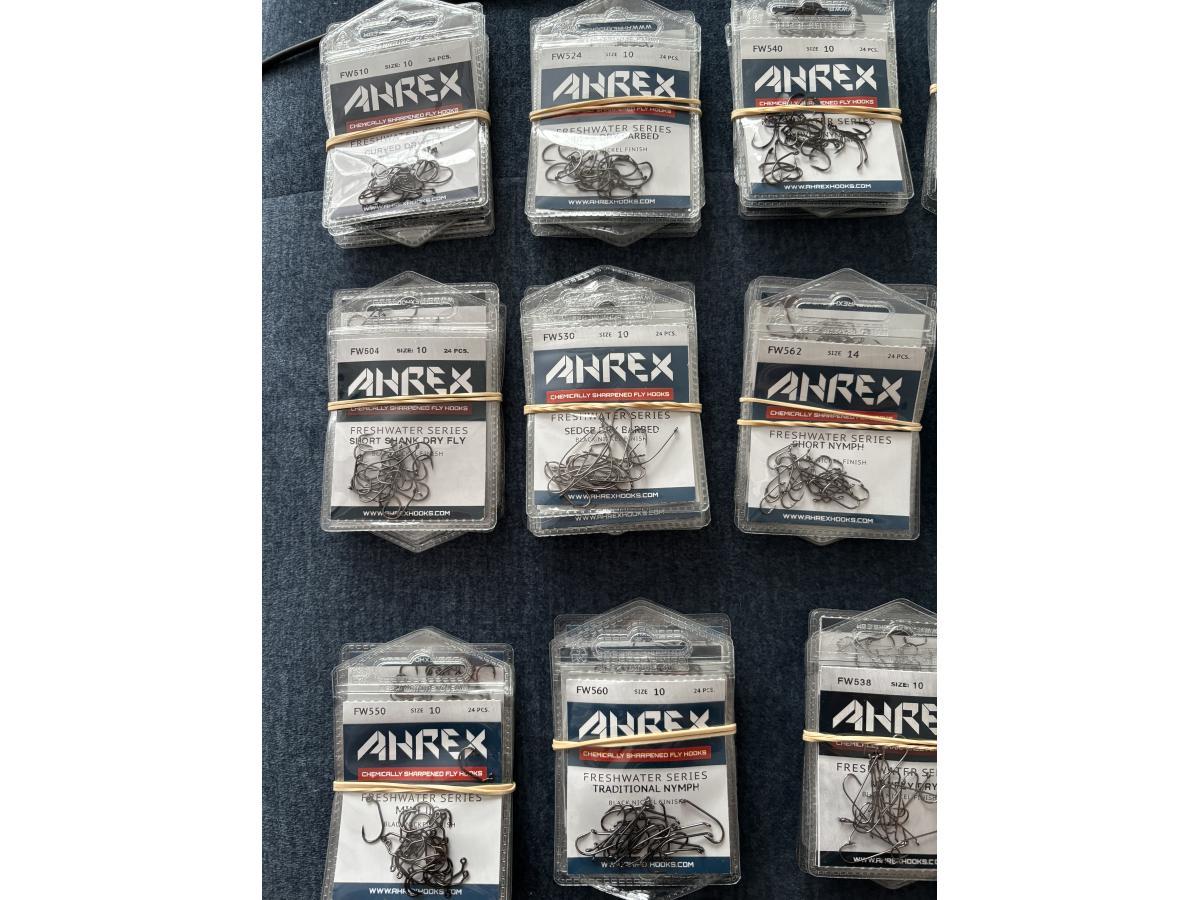 Sprzedam haczyki Ahrex- NICI UNI gratis
